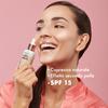 Deborah Milano - Skin Booster Fondotinta in Siero SPF 15, N.4 Medium Beige, Energizzante e Illuminante, con Vitamina C, 30 ml view 4