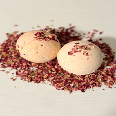 Dried Rose Petal Aroma Therapy Bath Bombs, Luxury Lavender and Coconut Scented Bath Bomb, Made with Essential Oils and Coconut Oil, Perfect Valentines Day Gift
