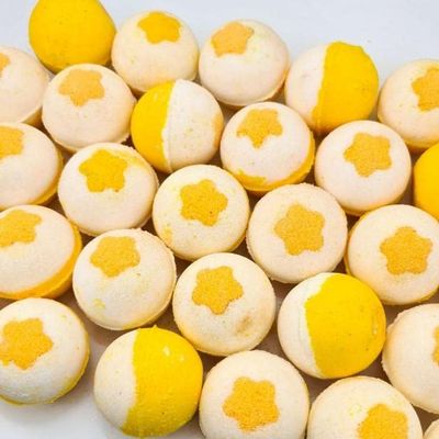 Daisies Bath Bomb