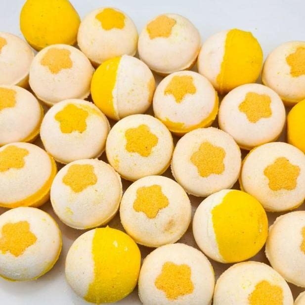 Daisies Bath Bomb