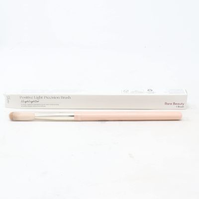 Rare Beauty by Selena Gomez Positive Light Precision Highlighter Brush