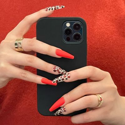 Gold Finger Full Cover False Nails Kit with Glue, Trendy Design, Ready to Wear Gel, Medium, Long, Extra Long Length Nails (Eureka)