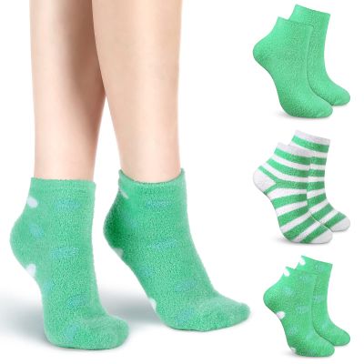 Tarpop 3 Pairs Aloe Socks Women Valentines Day Moisturizing Spa Socks for Dry Cracked Heel Feet Infused Gel Sleeping Fuzzy Lotion Gift for Women Men Softening Dry Feet(Green)