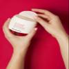 thisworks Camera Ready Kit: In Transit Close-Up Primer and In Transit No Traces Cleansing Pads Bundle, (1.35 fl oz / 60 pads) view 3