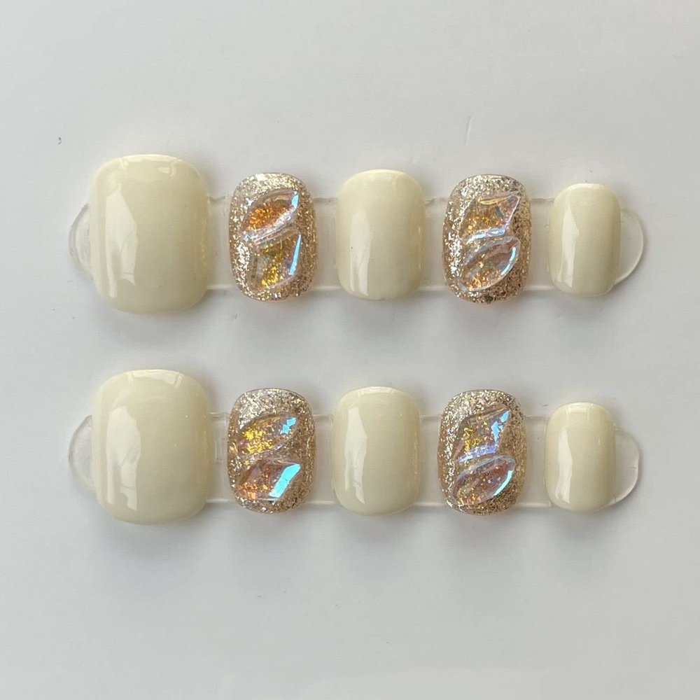 NAILMEOW salon quality handmade press on nails Short Length- Treasure, Luxury Reusable Seven White Fake Nail Tips