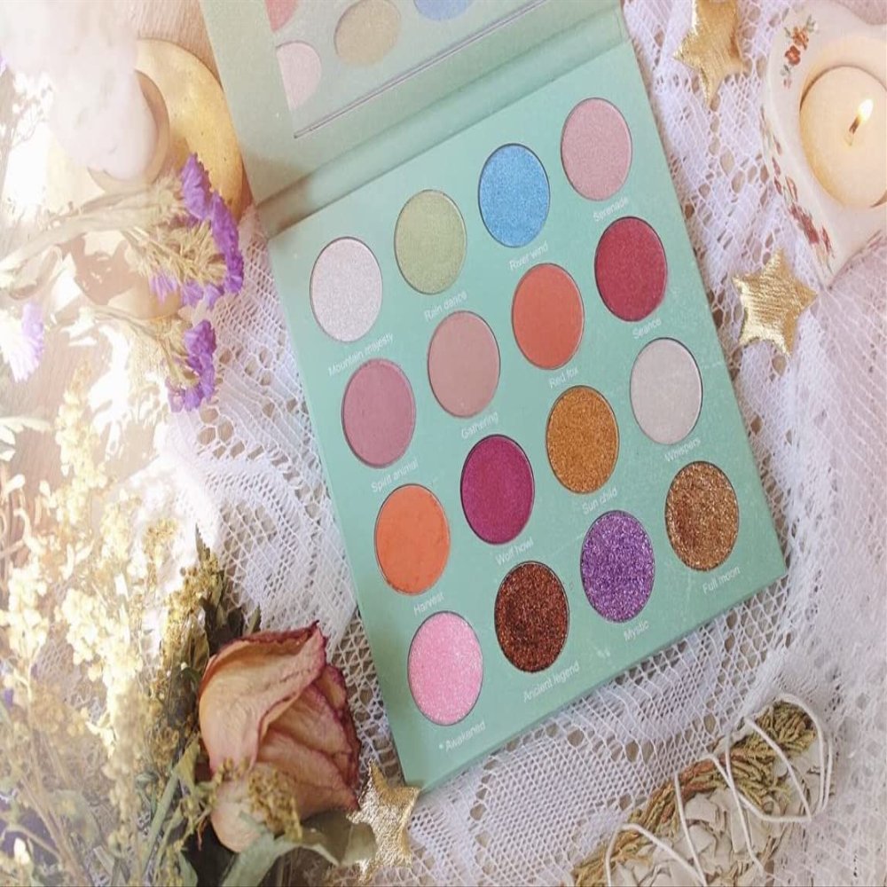 Large eyeshadow palette