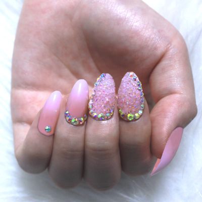 24Pcs Short Press on Nails Almond Gradient Pink Fake Nails with Rhinestones&Glitter Powder Handmade Design False Nails with Glue Bling Acrylic Nails Decoration Glue on Nails for Women Girls
