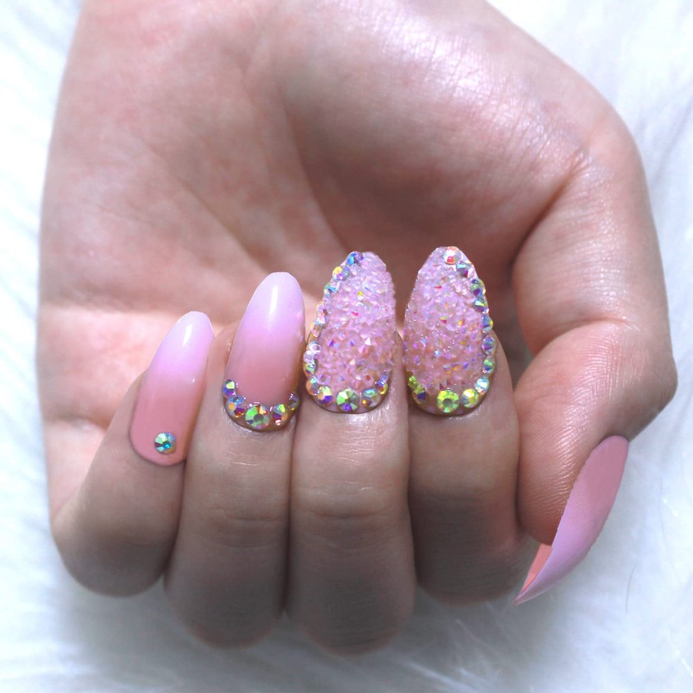 24Pcs Short Press on Nails Almond Gradient Pink Fake Nails with Rhinestones&Glitter Powder Handmade Design False Nails with Glue Bling Acrylic Nails Decoration Glue on Nails for Women Girls