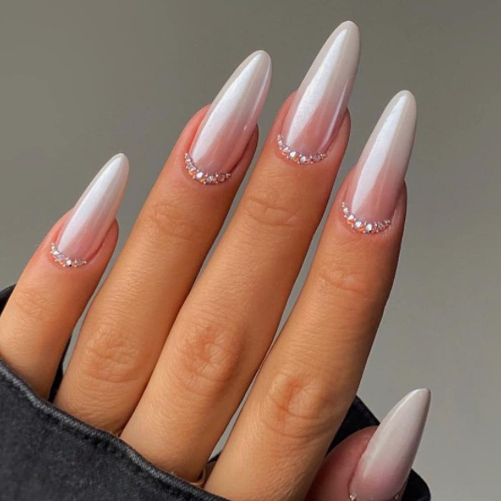 FRUJCDKI Long Press on Nails French Fake Nails Full Cover Hailey Same Rhinestone Pearl Acrylic False Nails for Women and Girls 24PCS