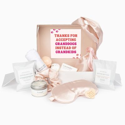 Dear Ava Spa Gifts for Women | Organic Self Care luxury Anti Stress Relaxing Bath and Body Kit Set Basket Box for Her with Heartfelt Card | Funny Gifts for Women
