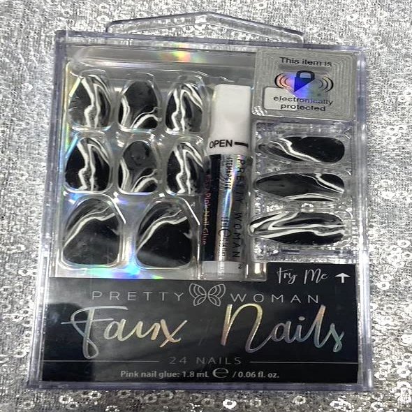 Pretty Woman Faux Nails with pink glue nail and 24 nails BLACK WHITE MARBLE