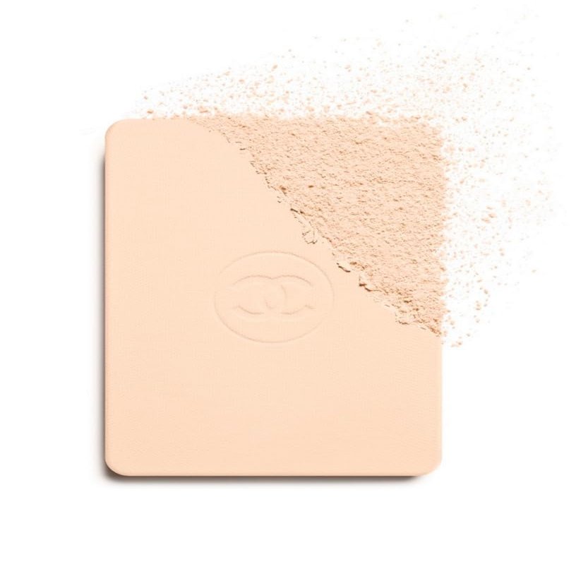 Chanel Ultra Le Teint Ultrawear Flawless Finish Compact Foundation Br12 0.45 Ounce