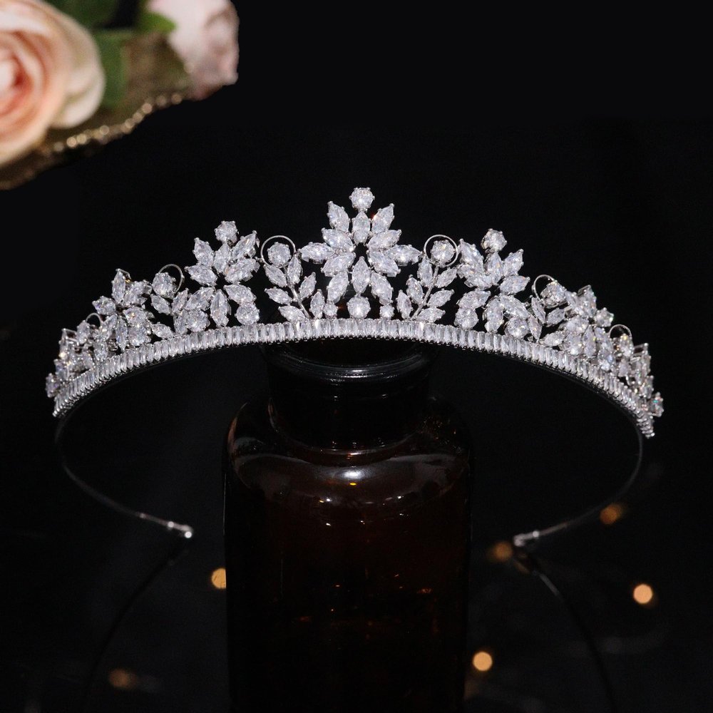 Aoligrace Small Cubic Zirconia Wedding Tiaras for Women CZ Sweet 16 Quinceanera Crowns for Girls Fairy Royalty Hair Jewelry