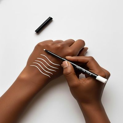 Aesthetics- White Retractable Gel Eyeliner Pencil, Glide on Smooth Gel Pigments,Precise Marking for Eye,Skin, #1 Spa Go to Liners