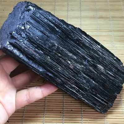 AtkitS Natural Black Tourmaline Stone Rough Rock Sample (Size : 600-650g)