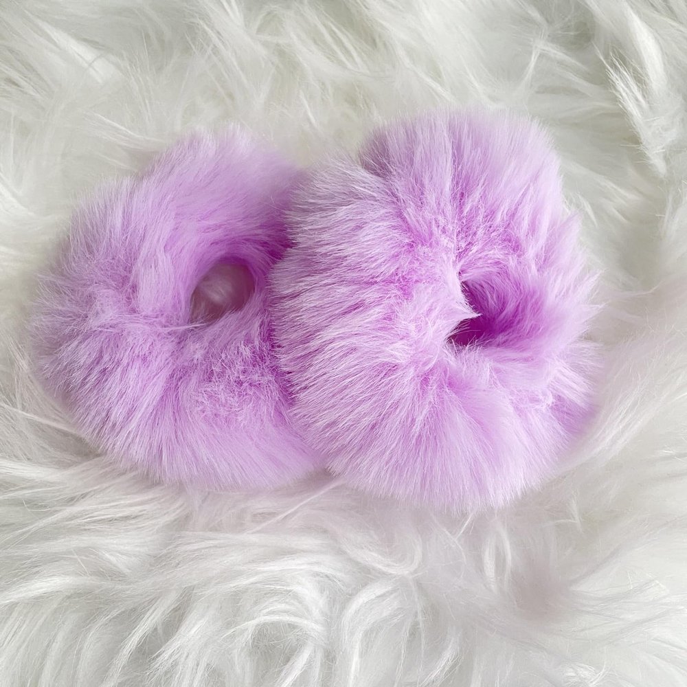 2PCS Furry Hair Elastics Ties Furry Hair Scrunchies Fur Hair Bands Ponytail Holders for Girls Women Halloween Cosplay Costume Hair Accessories