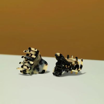 Crown Affair Tortoiseshell Animal Print Hair Clips - 2 Pack, Medium Size, Unisex Adults