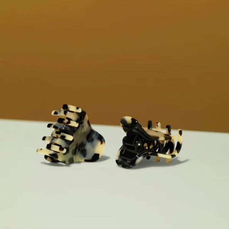 Crown Affair Tortoiseshell Animal Print Hair Clips - 2 Pack, Medium Size, Unisex Adults