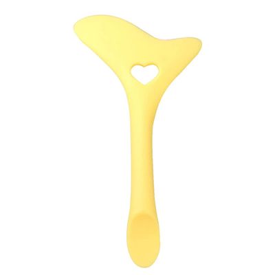 GOWENIC Silicone Aid Stencils Wing Tips Reusable Silicone Tool Mascara Drawing Aid Makeup Tool Applicator Tool (turmeric)