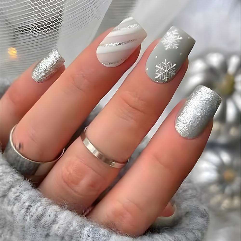 24Pcs Christmas Press on Nails Short Square Fake Nails Press ons Silver White Snowflakes Nail Tips Full Cover False Nails with Glitter light green Pattern Design Acrylic Nail Art for Xmas Decorations
