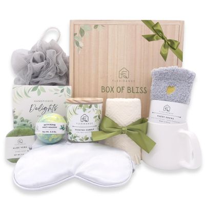 Birthday Gifts for Woman, Get Well Soon Gift Baskets for Women, Relaxing gifts for Women, Self Care Gifts, Spa kit for Woman, Wooden Box, Green Gifts for Wife, Girlfriend