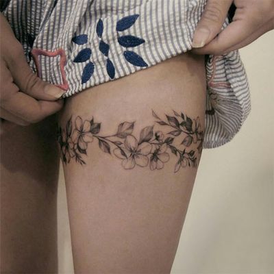 2 Pieces Of Hand-Painted Garland Leg Rings, Artistic Fresh Waterproof Tattoo Stickers Temporary Tattoos Fake Tattoo For Men And Women