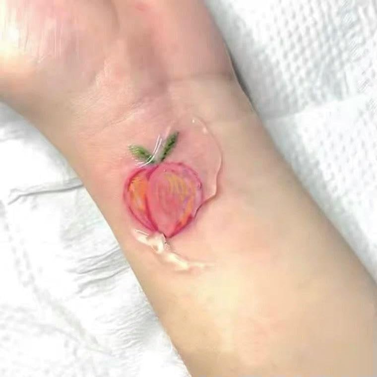 2 Pieces Of Tattoo Stickers Temporary Tattoos Fake Tattoo On Wrist Peach Long-Lasting Waterproof Female Cute And Fresh