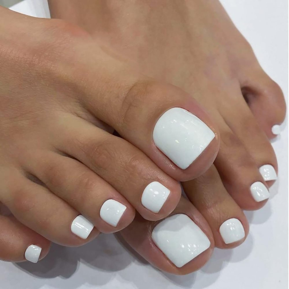CEWEWP White Press on Toenails Square Fake Toenails Gloss Glue on Toenails Full Cover Solid Color Acrylic Toenails Cute Short False Toenails Summer Beach Artificial Toenails for Women and Girls