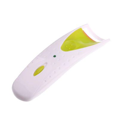 Angoily Electronic Heated Eyelash Curler Beauty Tool Quick Curling Makeup Accessory for Effortless Lifted Lashes Random Color Selection