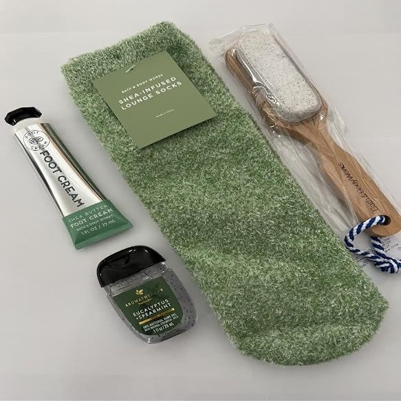 Bath and Body Pedicure Foot Routine Mini 4 Piece Gift Set: Socks, Foot Cream, Pumice Stone and a Free Hand Gel (Scent Varies)