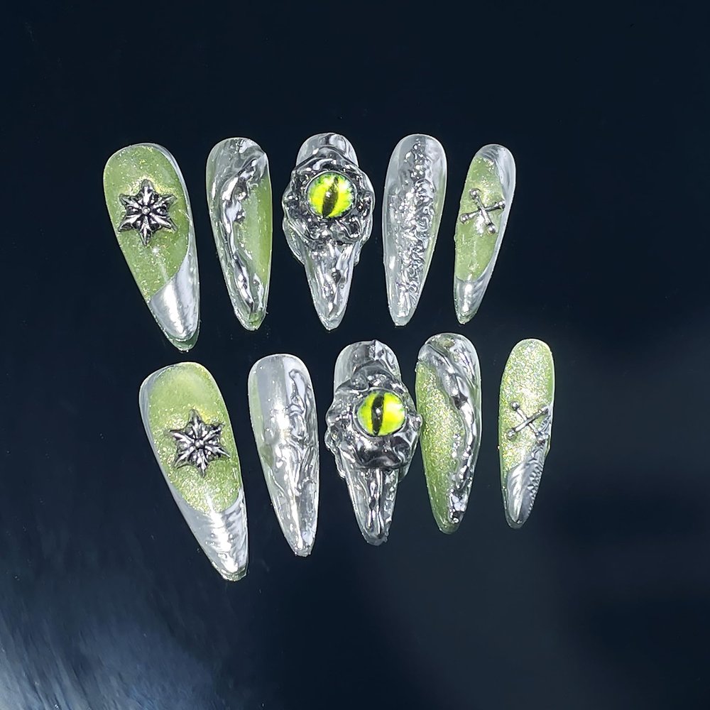 OIEGNFTD Dark long pointed handmade wearing armor with metal illusion long style nail patches that can be reused for nail enhancement (Size : M)
