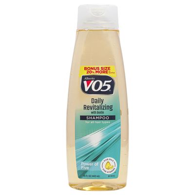 Alberto VO5 Daily Revitalizing Shampoo - Moisturizing Shampoo with Biotin - For All Hair Types - WIth 5 Oils and 5 Vitamins for Healthy Hair - 15 oz