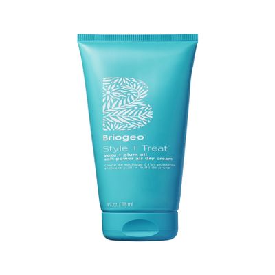 Briogeo Style + Treat Yuzu + Plum Oil Soft Power Air Dry Cream, Dries Soft, Enhance Natural Hair, Vegan, No Heat Styling, Smooths Frizzy Wavy Hair, Heatless Styling, Vegan, Cruelty-Free, 4 fl oz