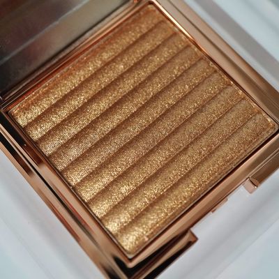 Gold Powder Highlighter Makeup Palette, Shimmer Glitter Shiny Contour Highlight Makeup Illuminator - Luminizer Contouring Palette Shimmery Finish Face & Body - Vegan & Cruelty-Free, Fierce Star