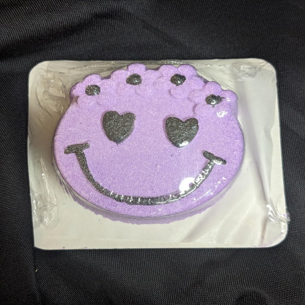 Smiley Face Flower Crown Bath Bomb (Lavender), 1 Count (Pack of 1), Purple