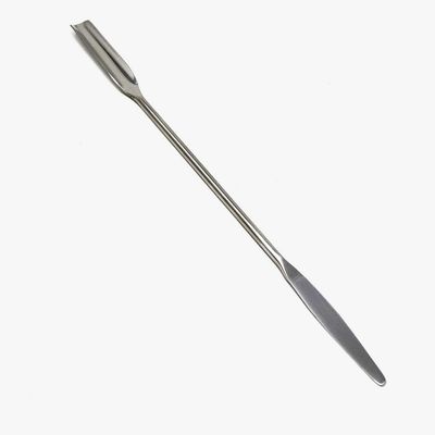A2Z - Makeup Spatula Tool - Professional Beauty Stainless Steel Cosmetics Mixer Long Metal Spatula Depotting, Scraping, Mixing Makeup & Skincare Tools - For Makeup Artists (TEPERED & SCOOP)