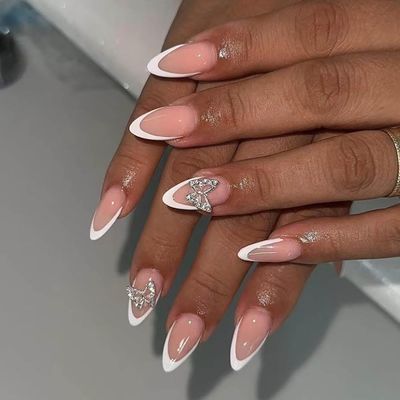 CEWEWP 24Pcs French Tip Press on Nails Almond Medium Fake Nails with Silver Alloy Butterfly Nail Charms Nude Pink False Nails Glossy Press on Nail Acrylic Nails Full Cover False Nails for Women Girls