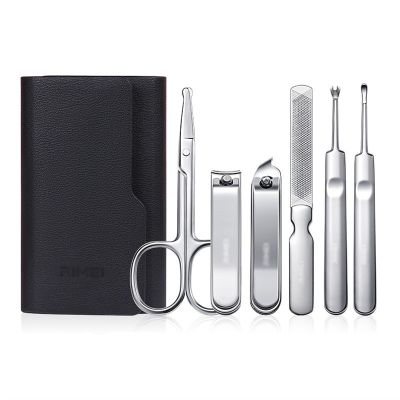 BABETRUE Nail Clipper Kit Nail Clipper Set, 6 Pieces Stainless Steel Professional Manicure Set Pedicure Kit, Portable Nail Scissors Grooming Kit with Leather Travel Case Nail Clippers Set(Black)