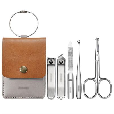 BABETRUE Nail Clipper Kit Portable Nail Clipper Kit for Men and Women, Stainless Steel Nail Clippers with Leather Travel Case, 5 Pieces Manicure Kit Nail Clippers Set