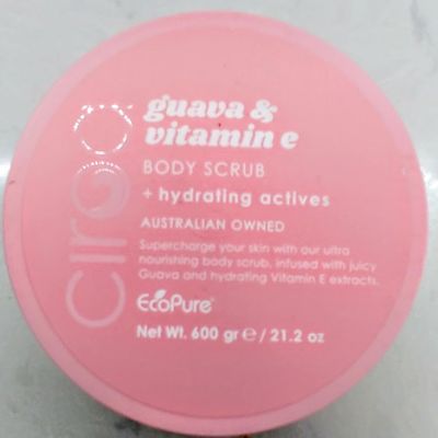 Ciroa, GUAVA & VITAMIN E, BODY SCRUB, + Hydrating Actives, 21.2 oz, (600gr) Pack of One