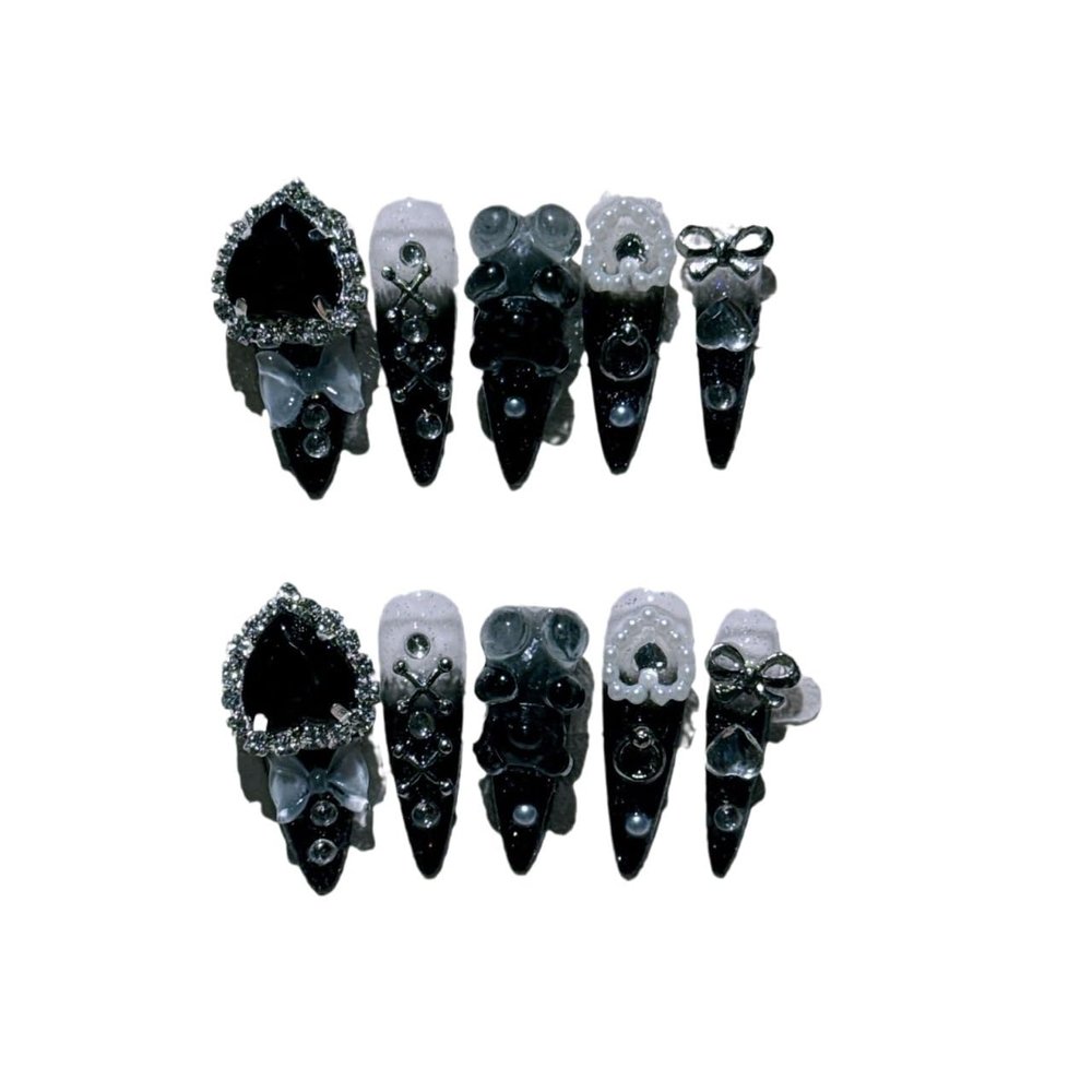 Black nail art hot girl wears removable nail stickers repeatedly(XS)