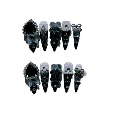 Black nail art hot girl wears removable nail stickers repeatedly(L)