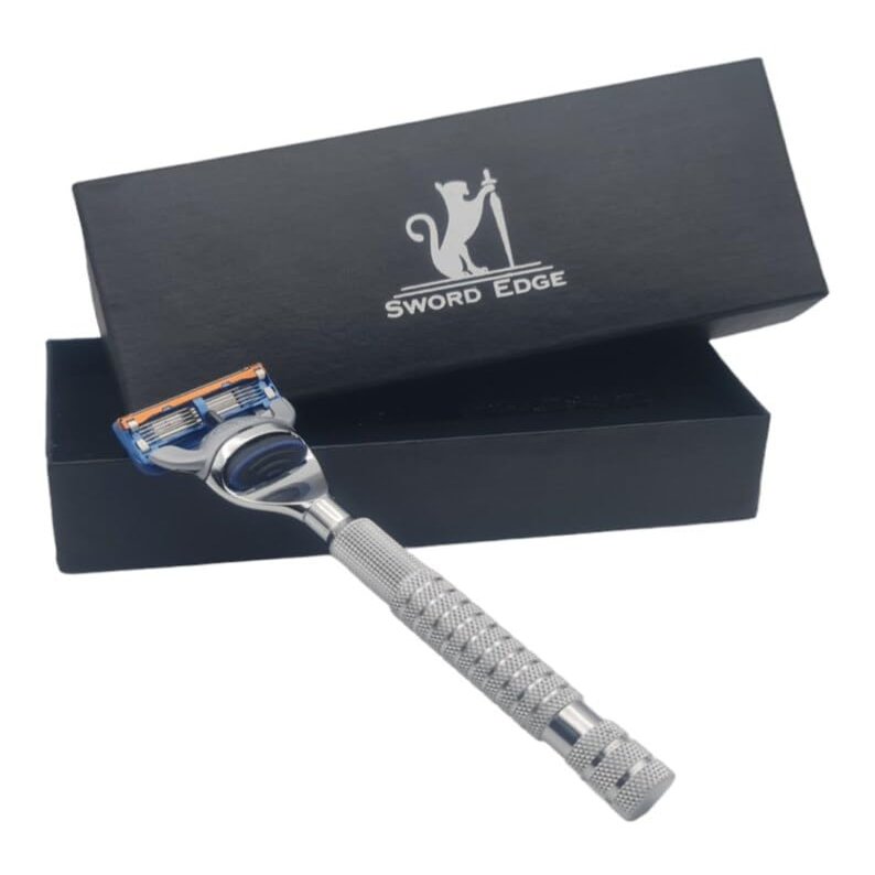 A battle axe for your morning ritual, the Sword Edge Fusion 5 compatible razor "Jazzy" (Box)
