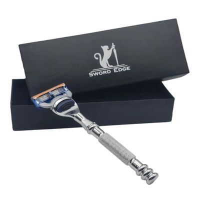 Unlock the secrets to smoother, happier skin with the Sword Edge Fusion 5 compatible razor - "Staunton" (Box)