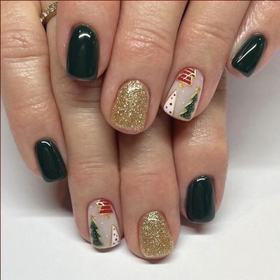 Christmas Press on Nails Short Square- 24 Pcs Christmas Fake Nails Blackish Green with Colorful Xmas Tree Glitters Designs Full Cover Stick on Nails Glossy Acrylic Glue on Nails for Women Xmas Decor