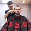 AOZUO Hair Cutting Cape, Hairdresser Apron Salon Cape with Adjustable Elastic Hooks Floral Pattern Barber Cape for Hair Stylist Hair Dye (Red) view 2