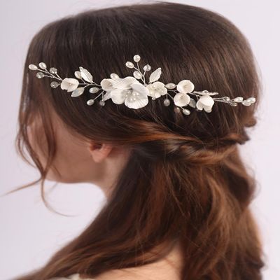 BERYUAN Wedding Pearls Flower Leaf Hair Side Comb White Flowers Pearls Bridal Headpiece Silver Wedding Hair Accoessires Flower Pearls Comb Earrings Set for Women Girls (silver)