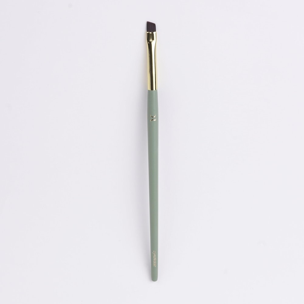 DR 109R Eyebrow Brush, Angled Brush for Precise and Defined Brow Lines
