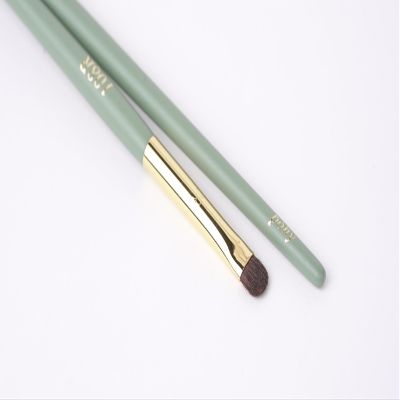 DR 108R Mini Shader, Flat Makeup Brush for Perfect Eyeliner, Made with Natural Pony Hair