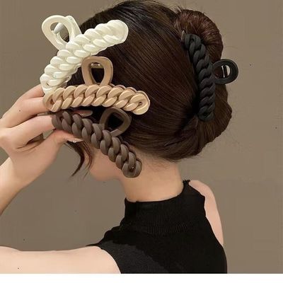1pc 4.4inch French Hair Claw for Women Ladies Thick Hair,Non-slip Braid Style Super Large Hair Claw for Women Bath,Office Home,Beach (black)